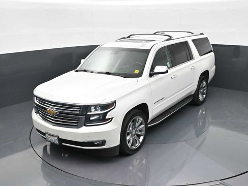Used 2017 Chevrolet Suburban Premier AWD/4WD image 17