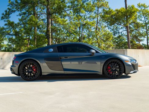 Used 2020 Audi R8 V10 w/ Carbon Exterior Package image 13