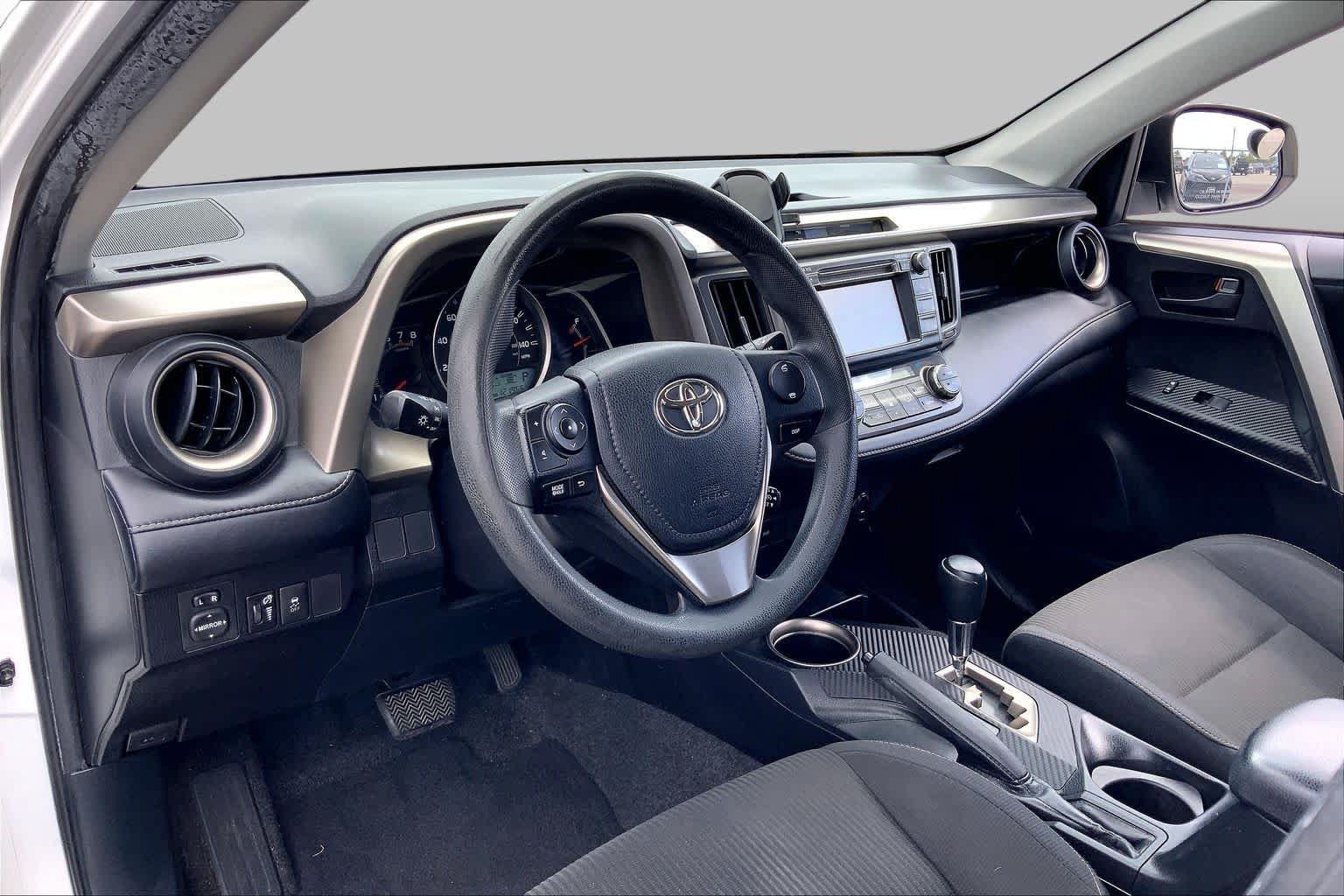Used 2013 Toyota RAV4 XLE FWD image 17