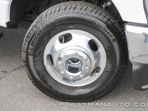 Used 2025 Ford F350 XL w/ XL Chrome Package image 11