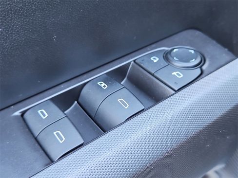 Used 2024 Chevrolet Colorado Trail Boss w/ Technology Package image 30