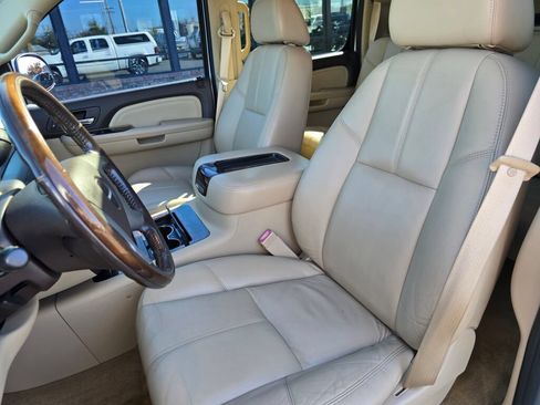 Used 2008 GMC Sierra 1500 Denali AWD/4WD image 19