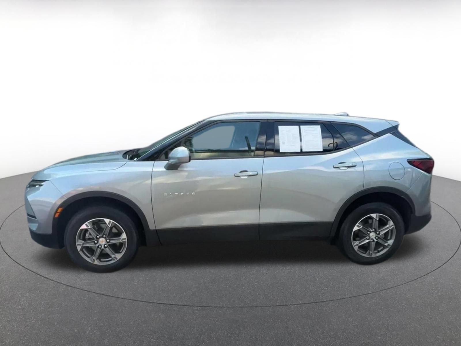 Used 2026 Chevrolet Blazer LT FWD image 8