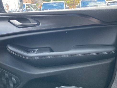 New 2025 Jeep Grand Cherokee L Altitude image 17