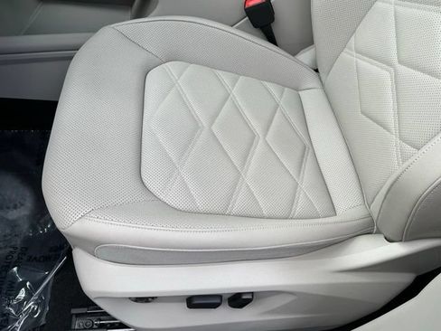 Certified 2026 Volkswagen Atlas SE FWD image 15