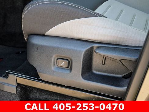 Used 2025 Toyota Tacoma TRD Off-Road AWD/4WD image 34