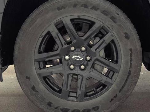 Used 2024 Chevrolet Silverado 1500 RST AWD/4WD image 16
