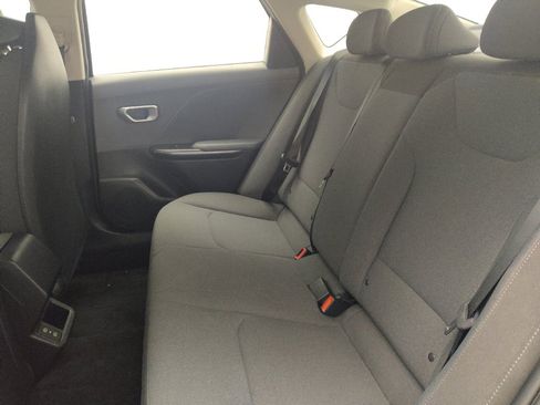 Used 2025 Kia K4 FWD image 18