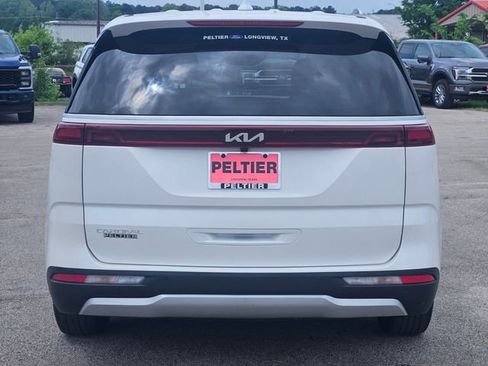 Used 2023 Kia Carnival LX image 6