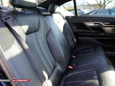 Used 2018 BMW 740i image 35