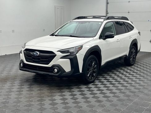 Used 2023 Subaru Outback Onyx Edition AWD/4WD image 2