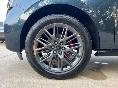 New 2025 Ford Expedition Platinum w/ Stealth Performance Package image 22