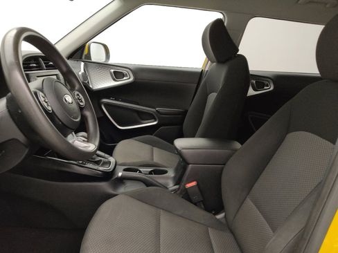 Used 2020 Kia Soul LX FWD image 17