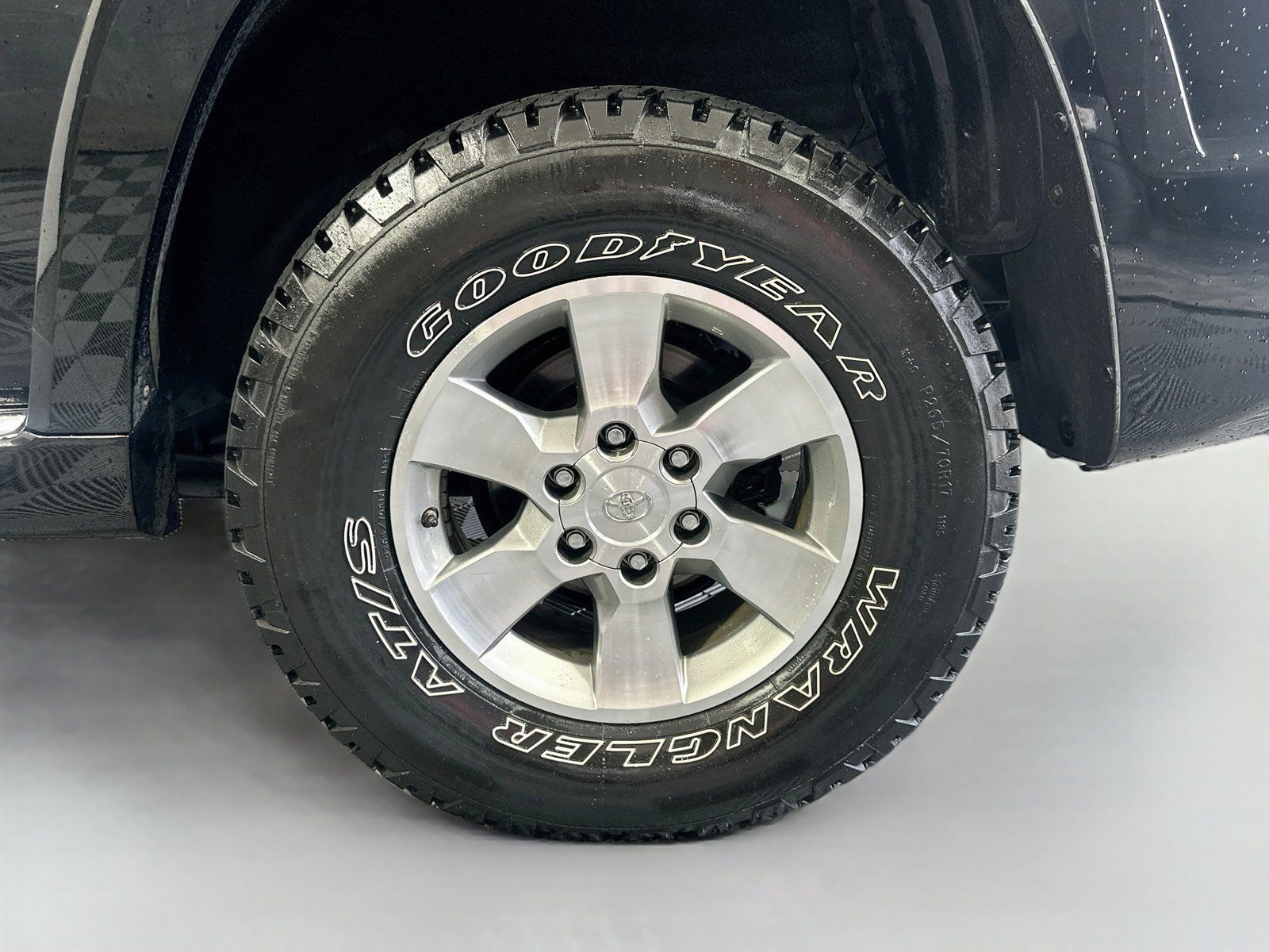 Used 2013 Toyota 4Runner SR5 AWD/4WD image 29