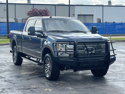 Used 2019 Ford F250 Lariat w/ Lariat Ultimate Package AWD/4WD image 3