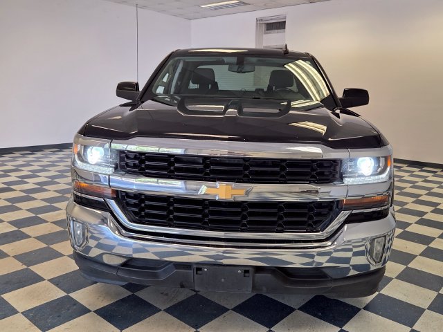 Used 2018 Chevrolet Silverado 1500 LT w/ All Star Edition RWD image 2