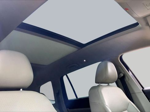 Used 2022 Volkswagen Atlas SE w/ Panoramic Sunroof Package AWD/4WD image 14