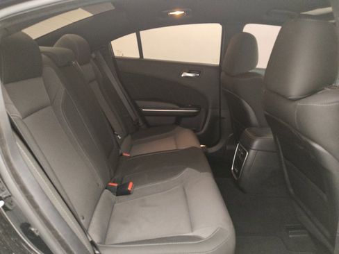 Used 2019 Dodge Charger SXT RWD image 19