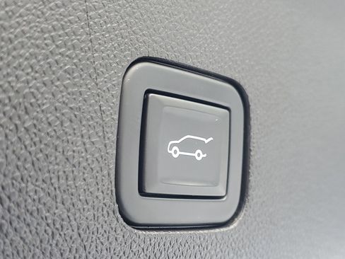 Used 2021 Chevrolet Tahoe LT w/ LT Signature Package image 13