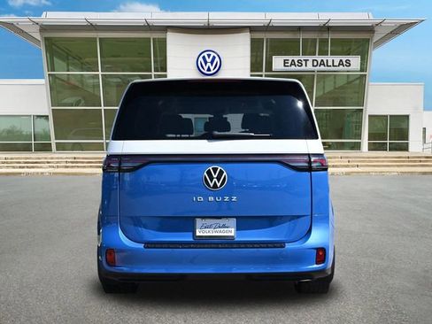 New 2025 Volkswagen ID. Buzz 1st Edition AWD/4WD image 4