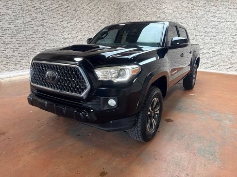 Used 2019 Toyota Tacoma TRD Sport RWD image 3