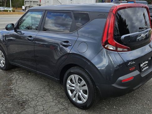 Used 2020 Kia Soul LX image 3