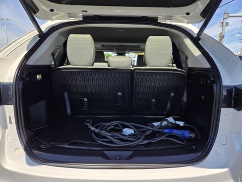 Used 2024 MAZDA CX-90 Plug-In Hybrid w/ Preferred AWD/4WD image 34