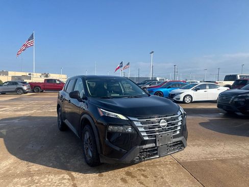 Certified 2024 Nissan Rogue S AWD/4WD image 2