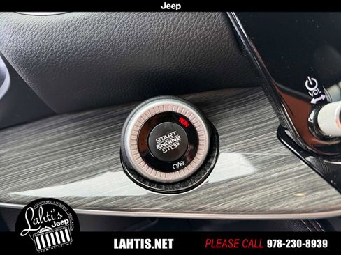 Used 2022 Jeep Wagoneer Series III w/ Premium Group I image 21