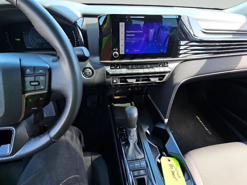 Used 2025 Toyota Camry LE w/ Convenience Package AWD/4WD image 12