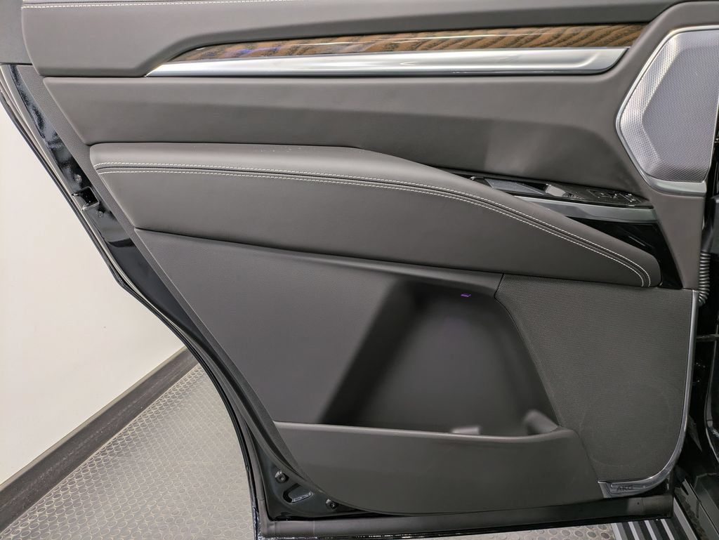 Used 2026 Cadillac Escalade Platinum Sport w/ LPO, Floor Liner Package AWD/4WD image 22