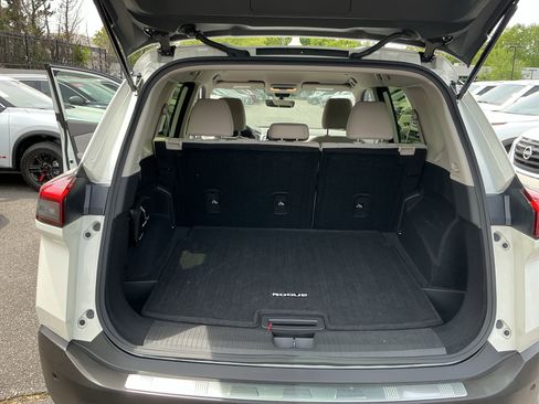 Certified 2023 Nissan Rogue SV image 24