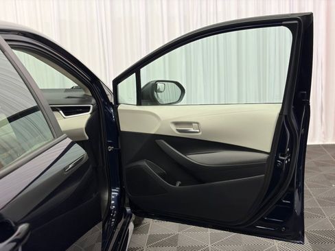 Used 2020 Toyota Corolla LE FWD image 15