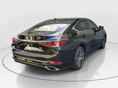 Used 2024 Lexus ES 350 w/ Premium Package FWD image 7