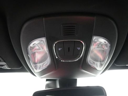 Used 2025 Jeep Compass Trailhawk image 31