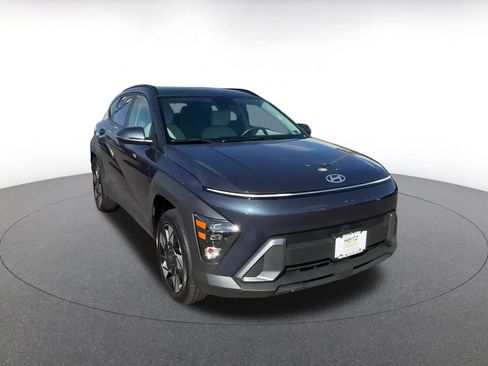 Used 2025 Hyundai Kona SEL image 3
