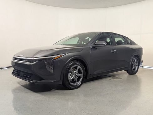 Used 2025 Kia K4 FWD image 3