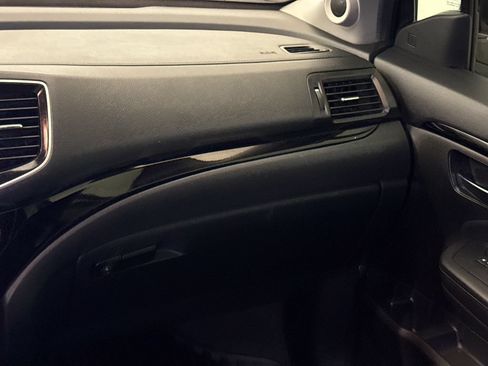 Used 2022 Honda Pilot Touring image 16