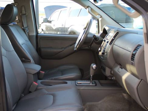 Used 2012 Nissan Frontier PRO-4X image 19