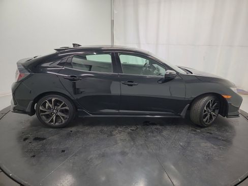 Used 2019 Honda Civic Sport image 11