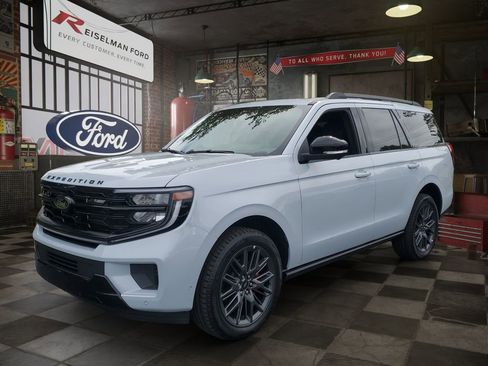 New 2025 Ford Expedition Platinum w/ Stealth Performance Package AWD/4WD image 1