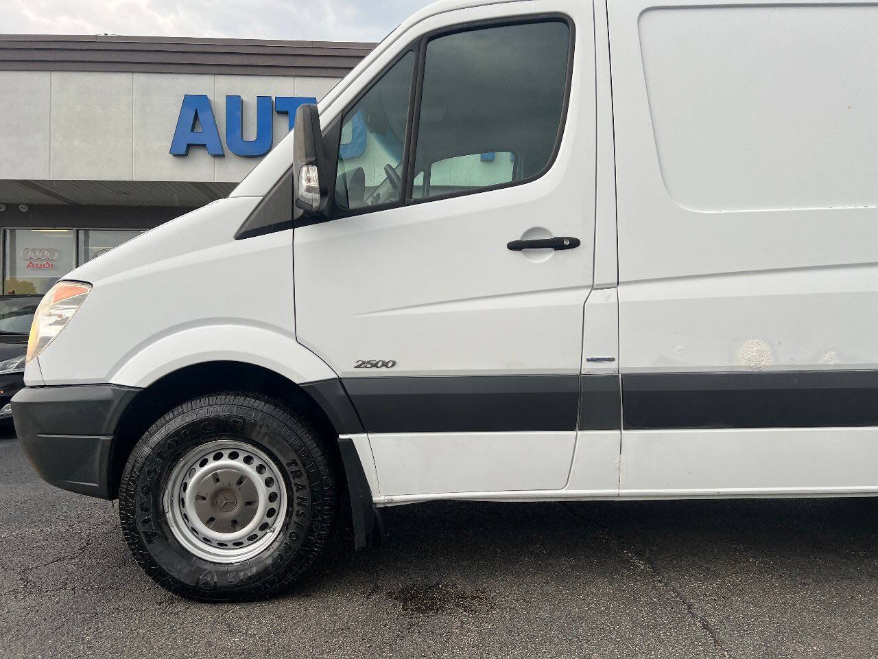 Used 2012 Mercedes-Benz Sprinter 2500 w/ Premium Pkg image 40