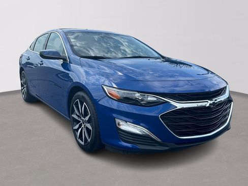 Used 2023 Chevrolet Malibu RS w/ LPO, Floor Liner Package FWD image 2