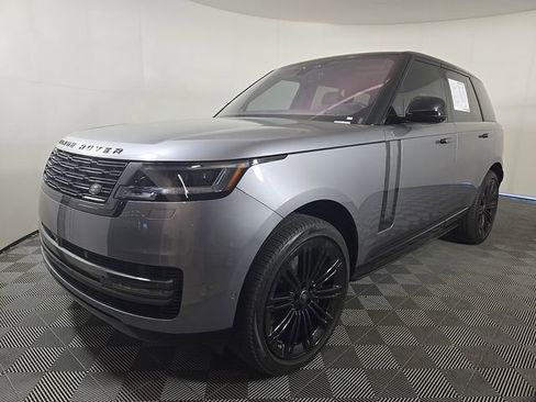 Used 2023 Land Rover Range Rover SE image 2