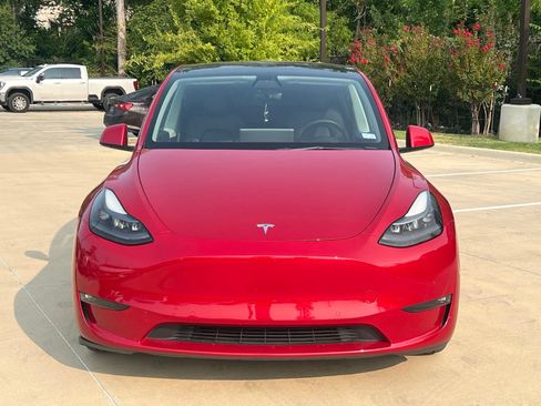 Used 2022 Tesla Model Y Performance AWD/4WD image 2