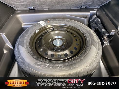 New 2026 Jeep Grand Cherokee Altitude image 32