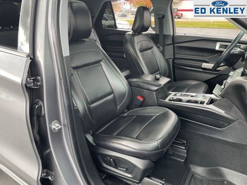 Used 2022 Ford Explorer XLT w/ Equipment Group 202A image 28