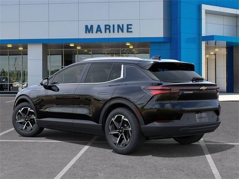 New 2026 Chevrolet Equinox EV LT image 3