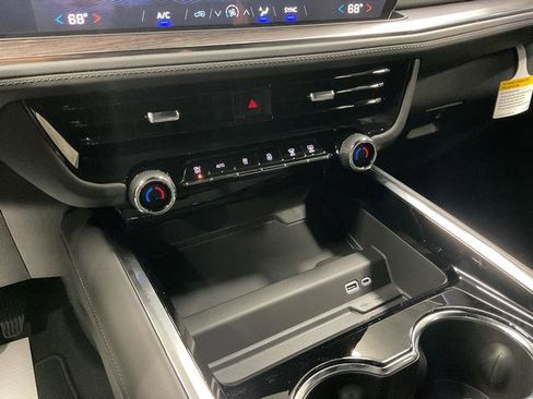 New 2026 Chevrolet Suburban LS w/ LS Custom Edition AWD/4WD image 18