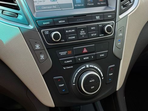 Used 2017 Hyundai Santa Fe Sport FWD image 40